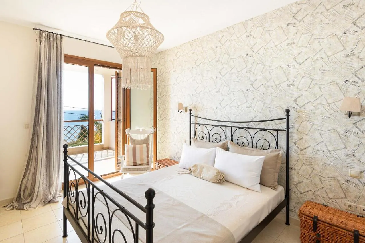 Villa Vitamin Sea Beachfront Villa, Sithonia #Feelslikehome Metamorfosi